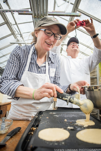 Andrew Ross, cereal scientist, and me in the greenhouse. Thanks Shawn Linehan for the great pictures here.
